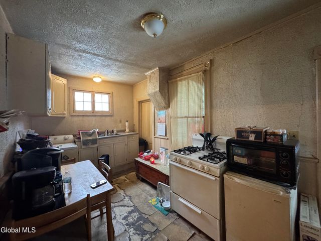 1484 3rd Street, Rensselaer, NY 12144