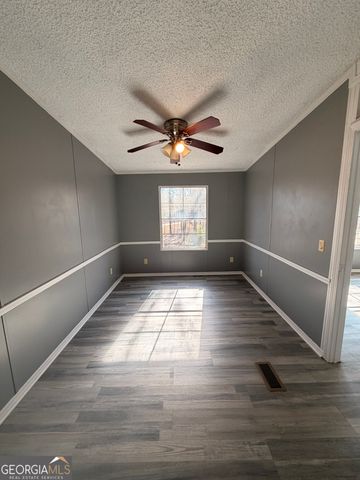 200 Whitlock Drive, Hogansville, GA 30230