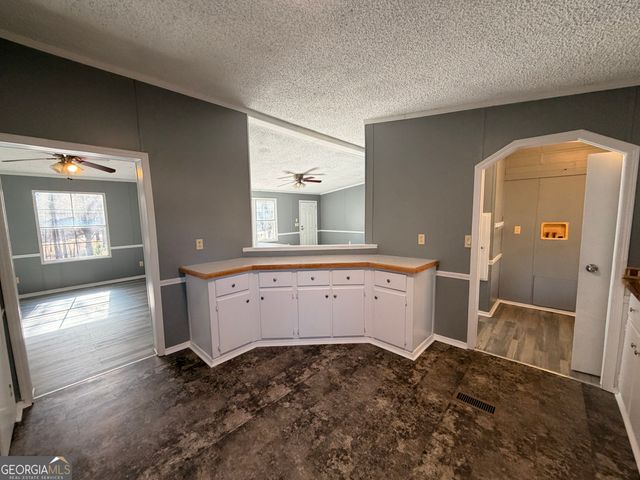 200 Whitlock Drive, Hogansville, GA 30230