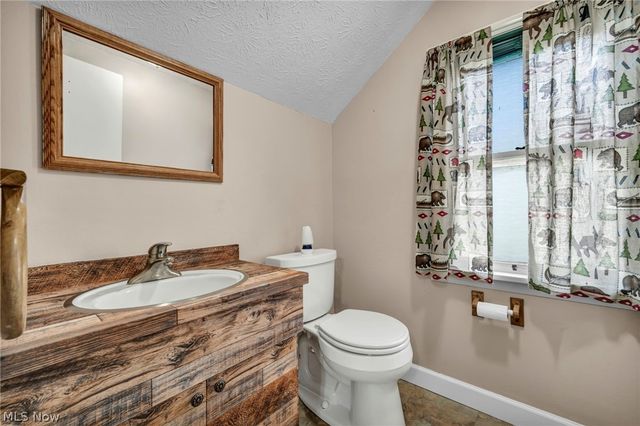 6471 Kerneywood Road, Parma, OH 44129