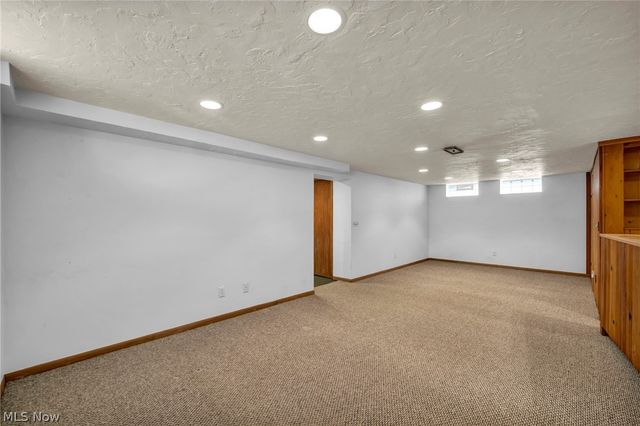 6471 Kerneywood Road, Parma, OH 44129