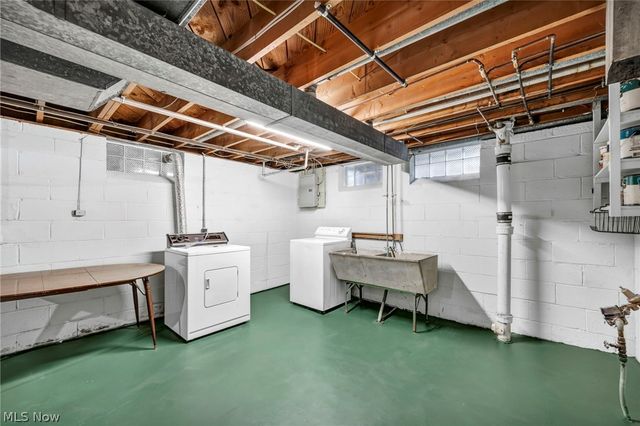 6471 Kerneywood Road, Parma, OH 44129