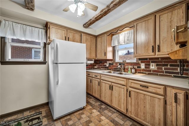 6471 Kerneywood Road, Parma, OH 44129