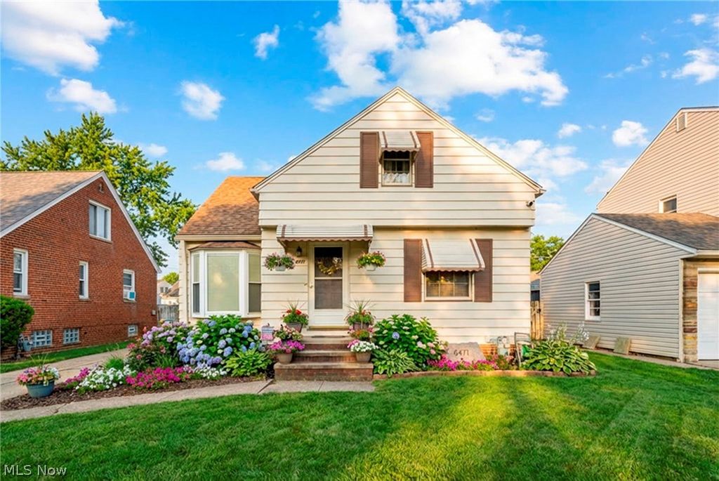 6471 Kerneywood Road, Parma, OH 44129