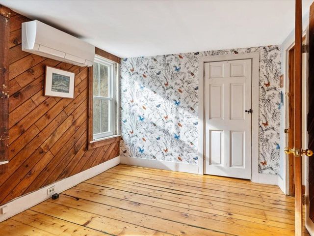 72 Pine Cliffs Road, Fletcher, VT 05464