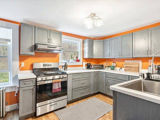 72 Pine Cliffs Road, Fletcher, VT 05464