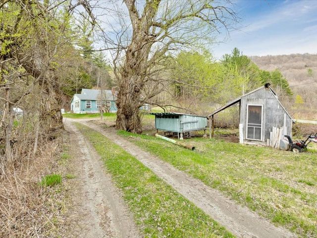 72 Pine Cliffs Road, Fletcher, VT 05464