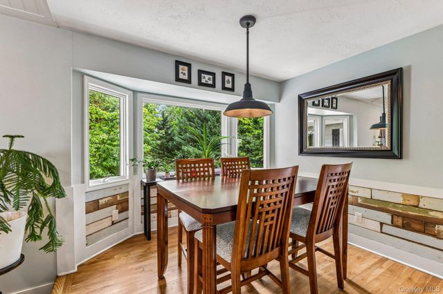11 Bowman Lane, Kings Park, NY 11754