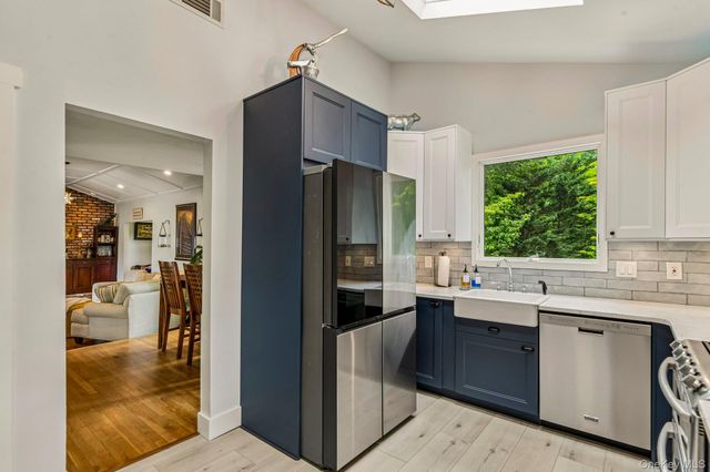 11 Bowman Lane, Kings Park, NY 11754
