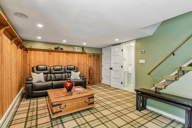 11 Bowman Lane, Kings Park, NY 11754