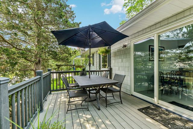 11 Bowman Lane, Kings Park, NY 11754