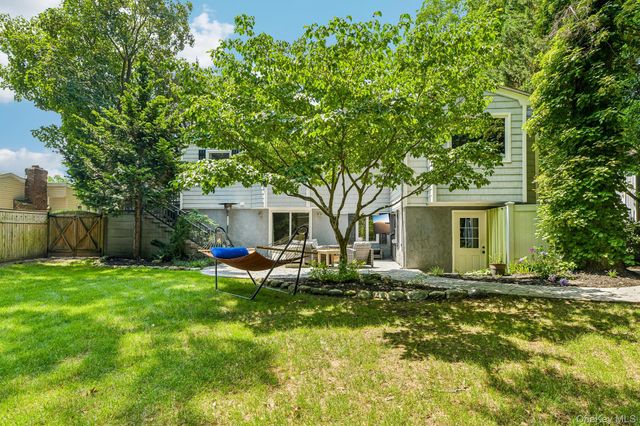 11 Bowman Lane, Kings Park, NY 11754