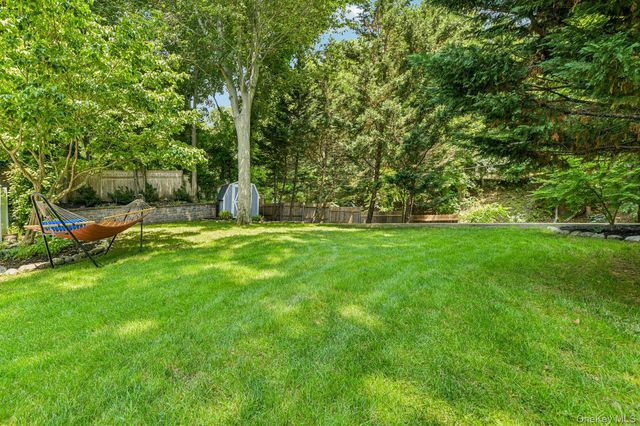 11 Bowman Lane, Kings Park, NY 11754
