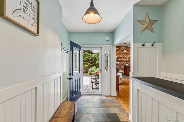 11 Bowman Lane, Kings Park, NY 11754
