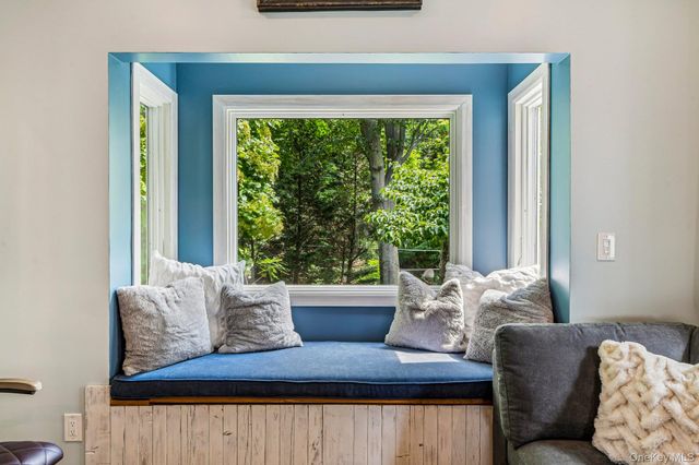 11 Bowman Lane, Kings Park, NY 11754