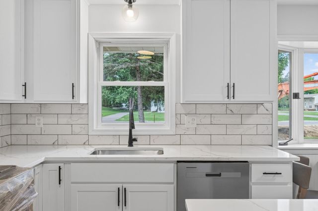 9170 Jamaca Court N, Lake Elmo, MN 55042