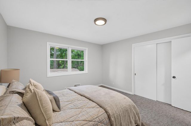 9170 Jamaca Court N, Lake Elmo, MN 55042