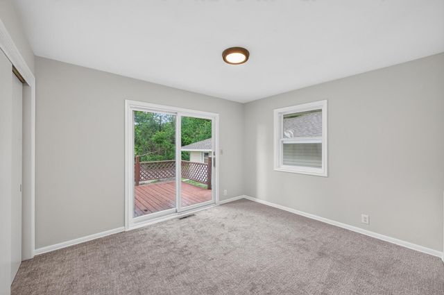 9170 Jamaca Court N, Lake Elmo, MN 55042