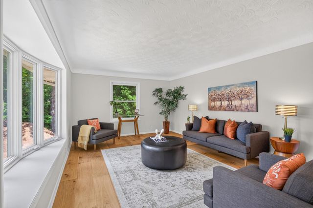 9170 Jamaca Court N, Lake Elmo, MN 55042