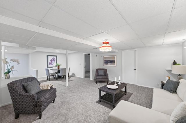 9170 Jamaca Court N, Lake Elmo, MN 55042