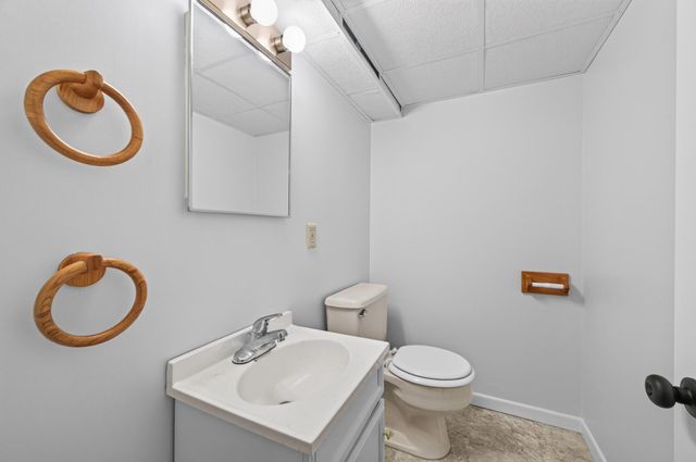 9170 Jamaca Court N, Lake Elmo, MN 55042