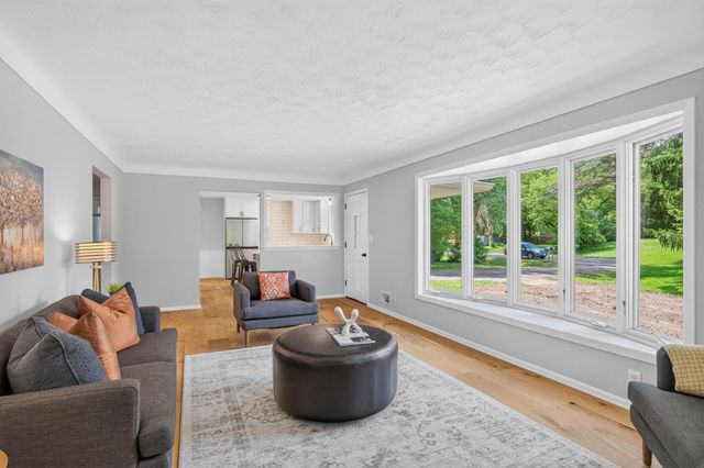 9170 Jamaca Court N, Lake Elmo, MN 55042