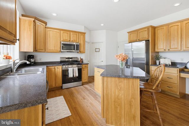 6 ANDREW CT, Hanover, PA 17331