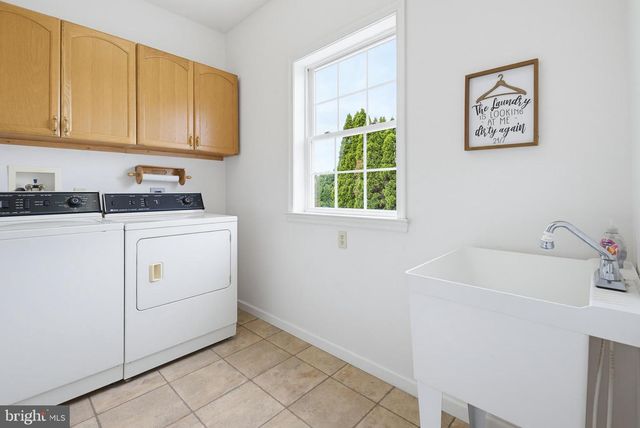 6 ANDREW CT, Hanover, PA 17331