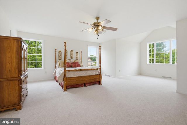 6 ANDREW CT, Hanover, PA 17331