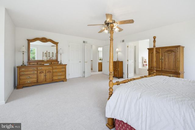 6 ANDREW CT, Hanover, PA 17331