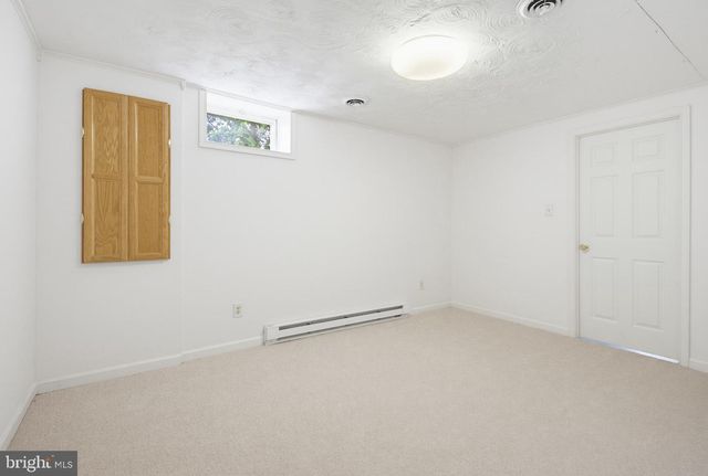 6 ANDREW CT, Hanover, PA 17331