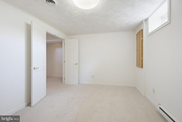 6 ANDREW CT, Hanover, PA 17331