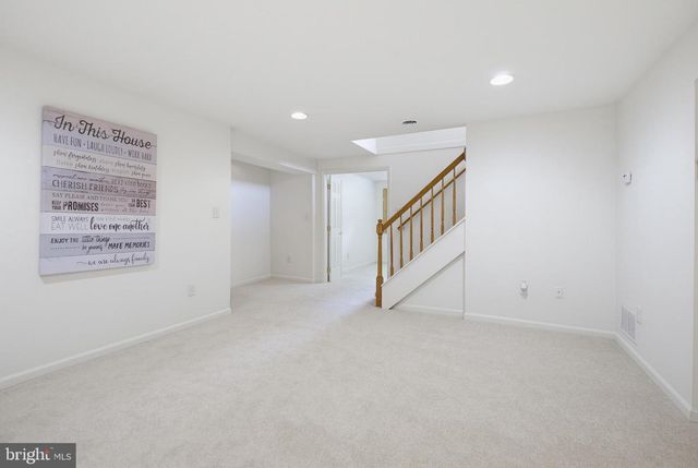 6 ANDREW CT, Hanover, PA 17331