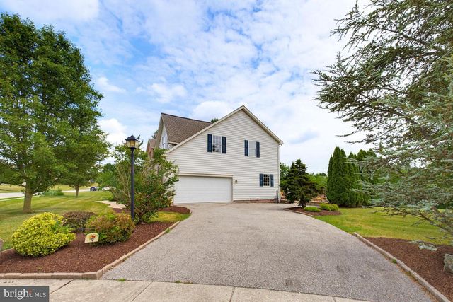 6 ANDREW CT, Hanover, PA 17331