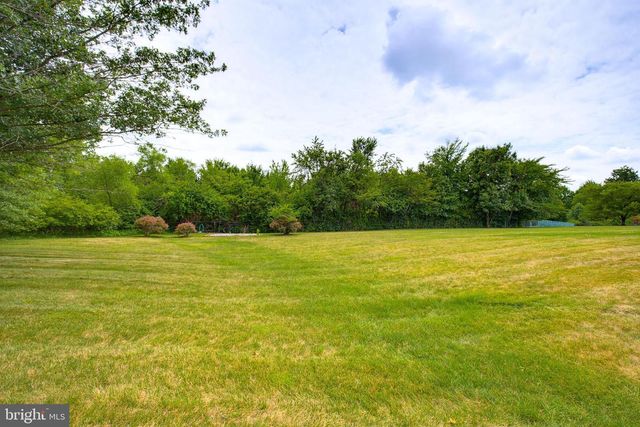 6 ANDREW CT, Hanover, PA 17331