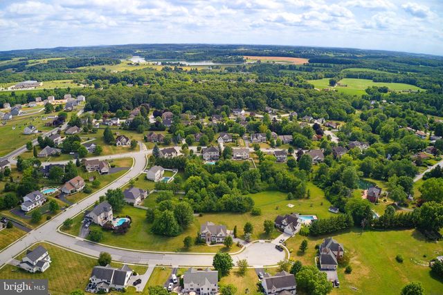 6 ANDREW CT, Hanover, PA 17331