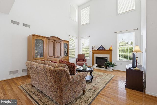 6 ANDREW CT, Hanover, PA 17331