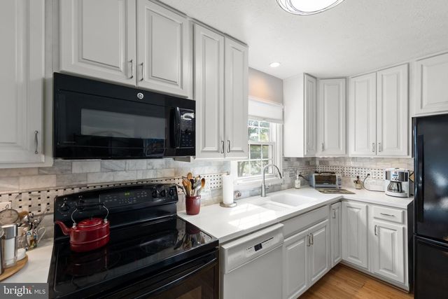 802 APPLESEED CT, Winchester, VA 22601