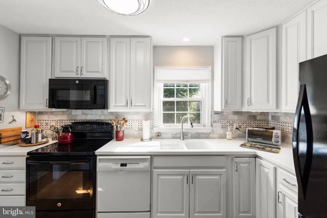 802 APPLESEED CT, Winchester, VA 22601
