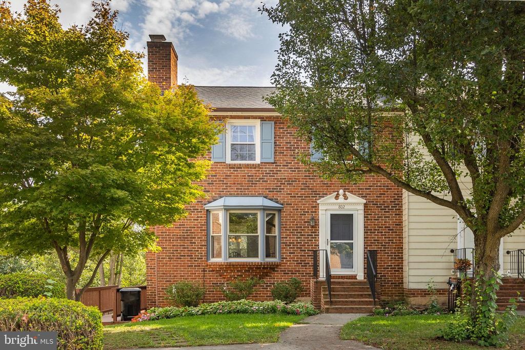 802 APPLESEED CT, Winchester, VA 22601