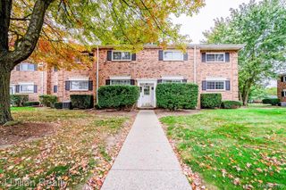 653 E Fox Hills Drive 49, Bloomfield Hills, MI 48304