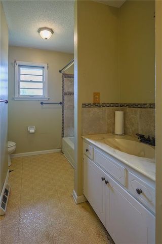 13137 Norris Road, Rayville, MO 64084