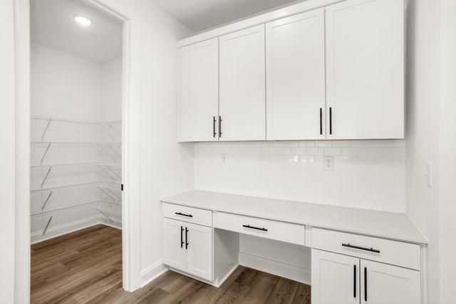 1558 Oak Springs Drive, Columbia, TN 38401