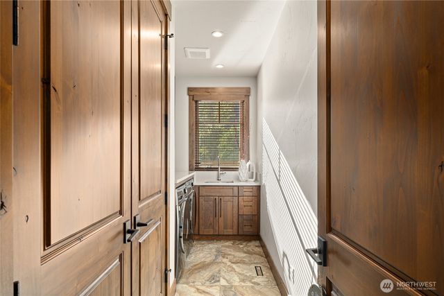 221 Tipple Hill Loop, Cle Elum, WA 98922