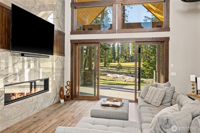 221 Tipple Hill Loop, Cle Elum, WA 98922