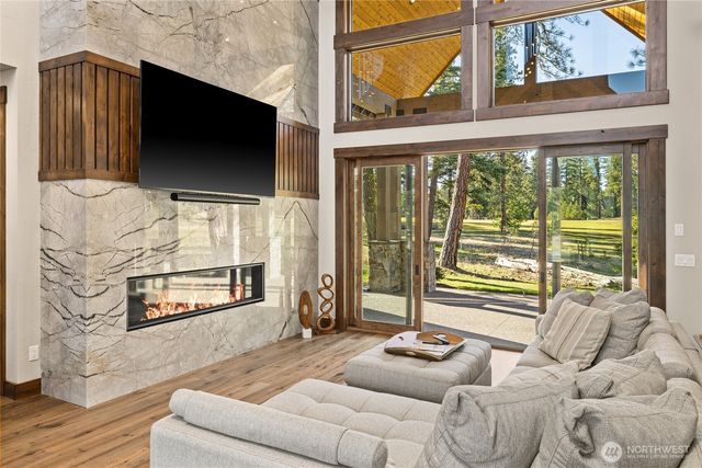 221 Tipple Hill Loop, Cle Elum, WA 98922