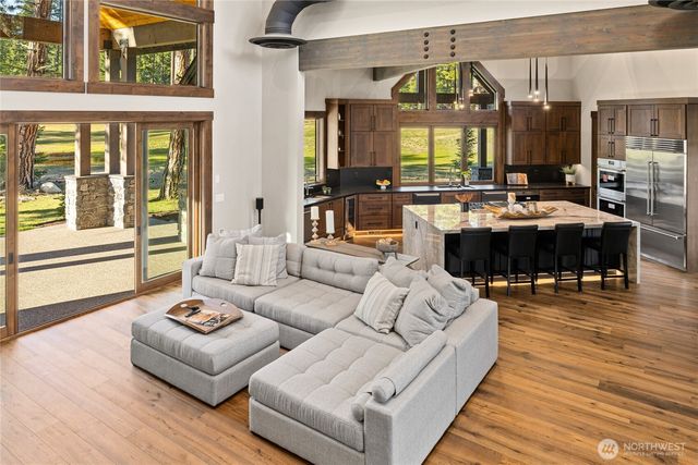 221 Tipple Hill Loop, Cle Elum, WA 98922