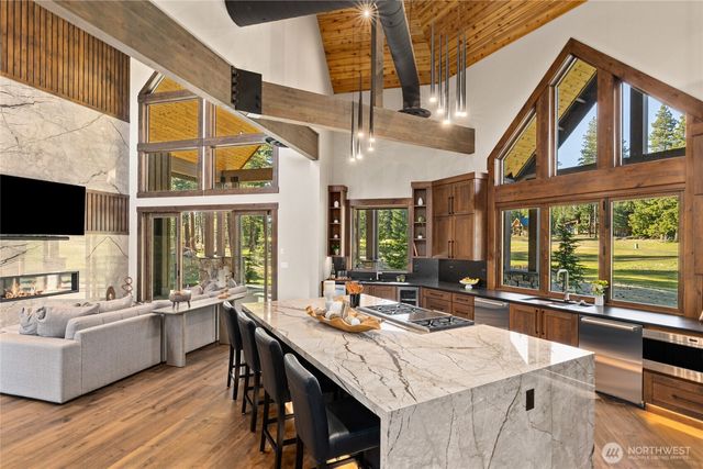 221 Tipple Hill Loop, Cle Elum, WA 98922