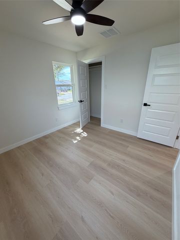 909 LISTER Drive, Garland, TX 75040