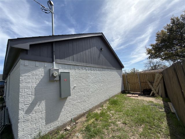 909 LISTER Drive, Garland, TX 75040